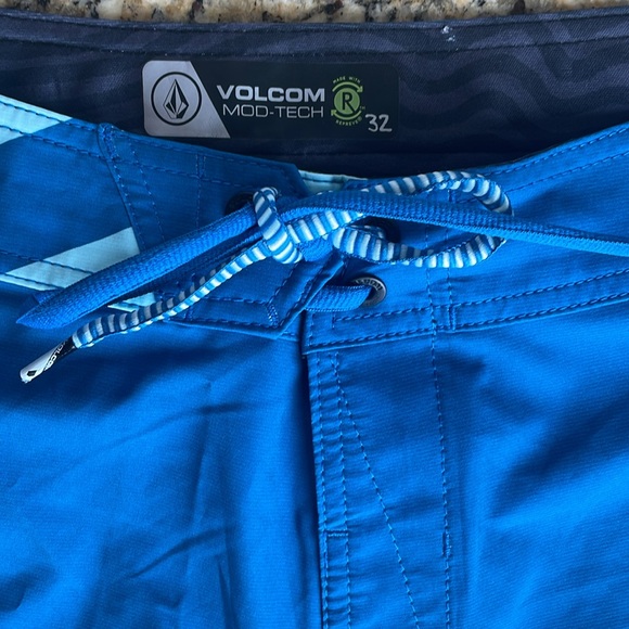 Volcom Mod Tech NWOT Men’s Board Shorts Size 32 - Picture 2 of 8